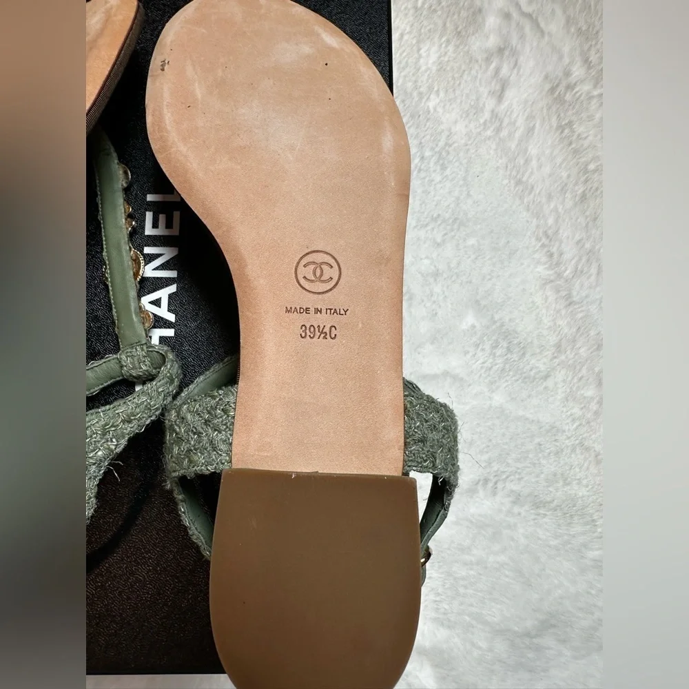 CHANEL Women's Sandals with Green Straps-Thongs,Tweed brand new with box